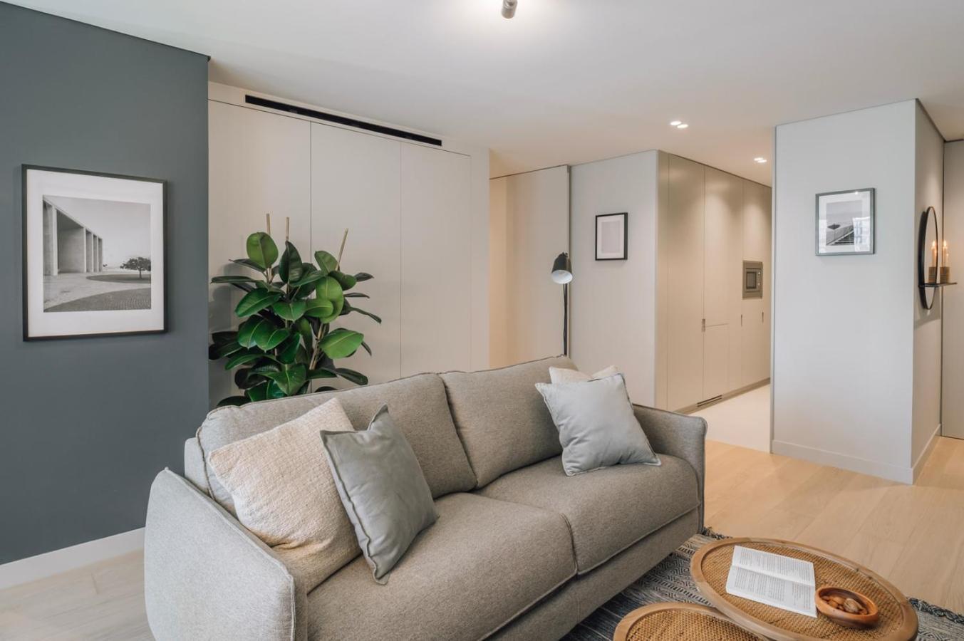 Adraga - 1 Bedroom And Shared Pool In Avenidas Novas * Lisbon