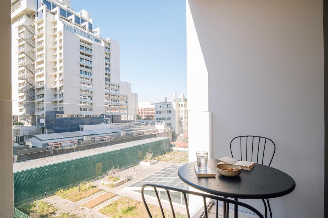 Apartment Adraga - 1 Bedroom And Shared Pool In Avenidas Novas Lisbon